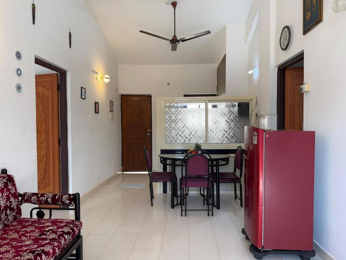 Panda Stays Cozy 2Bhk Near Candolim Beach Exterior photo