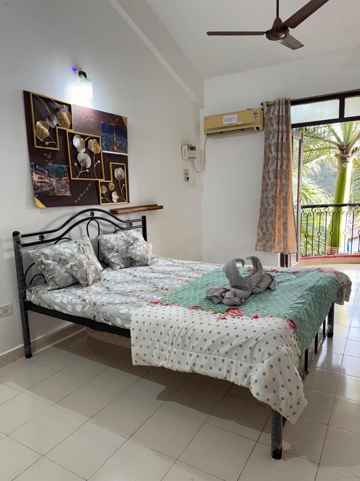 Panda Stays Cozy 2Bhk Near Candolim Beach Exterior photo